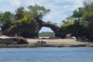 ilha da pedra furada bahia de camamu