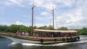 schooner cruise from barra grande