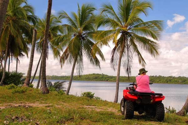 aluguel de quadriciclo na peninsula de marau e a trilha do cassange